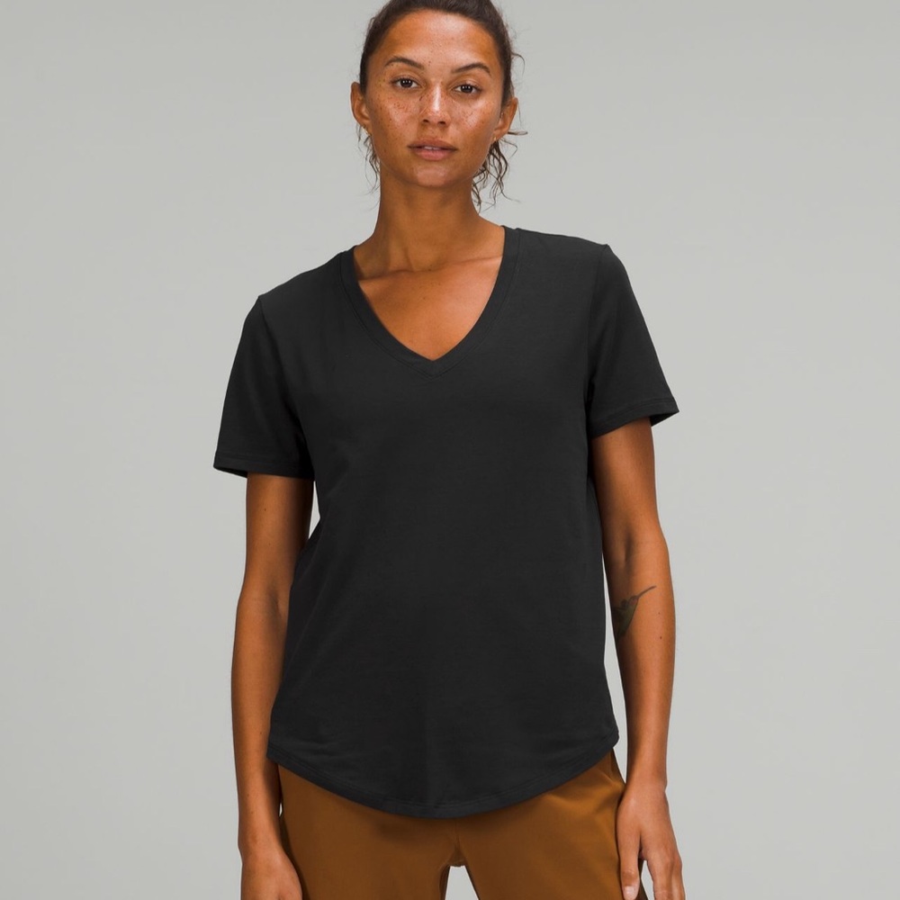 Love Tee, V Neck size 6